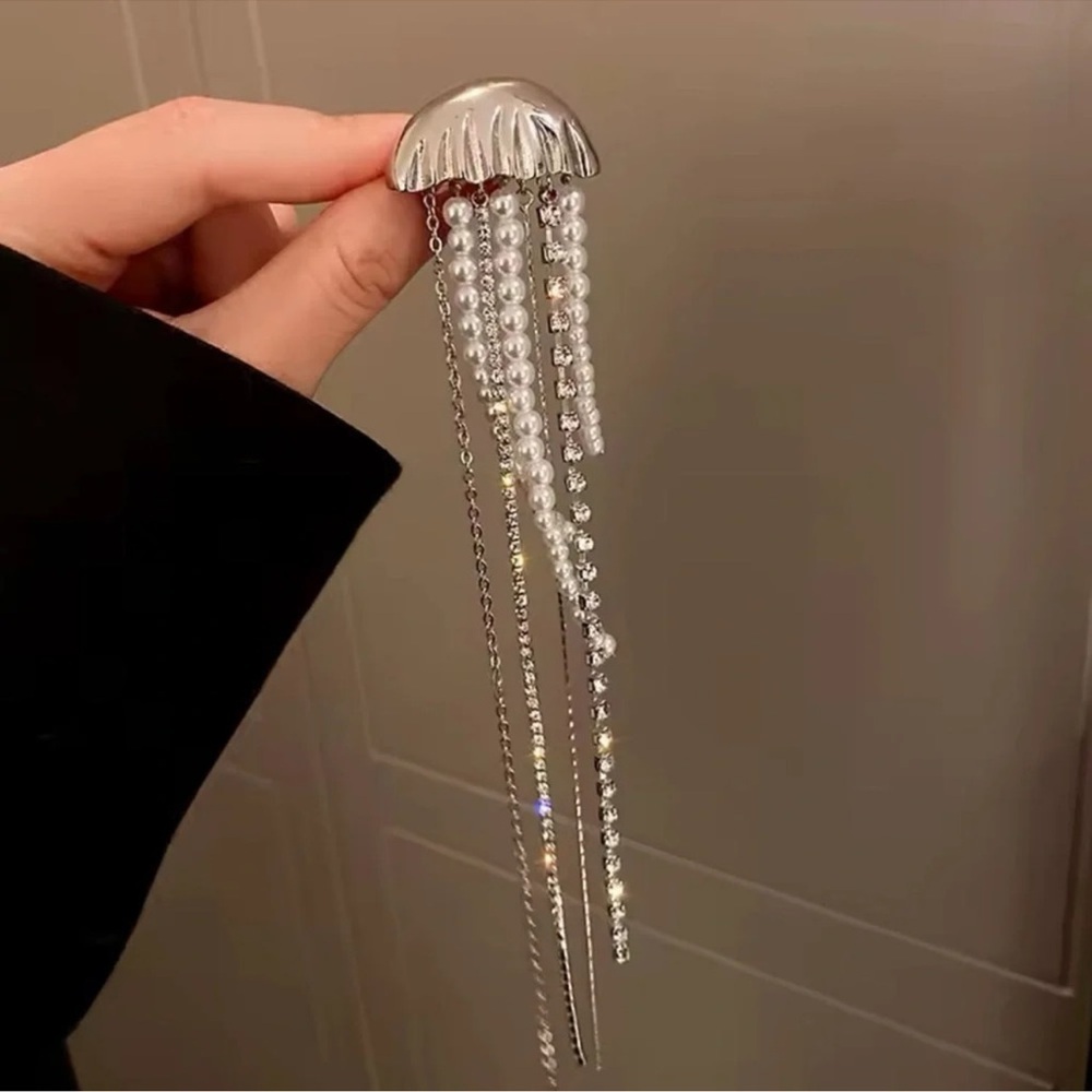 Pearl Jellyfish Brooch